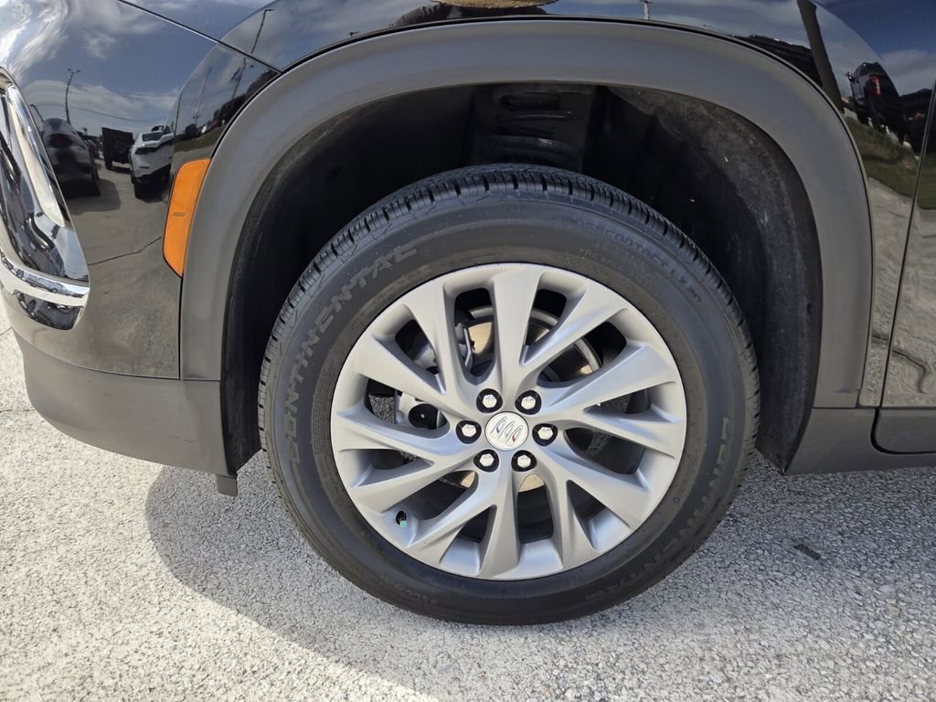 Used 2025 Buick Enclave Preferred FWD image 9
