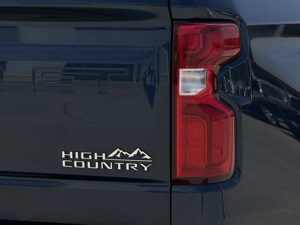 Used 2019 Chevrolet Silverado 1500 High Country w/ Technology Package AWD/4WD image 18