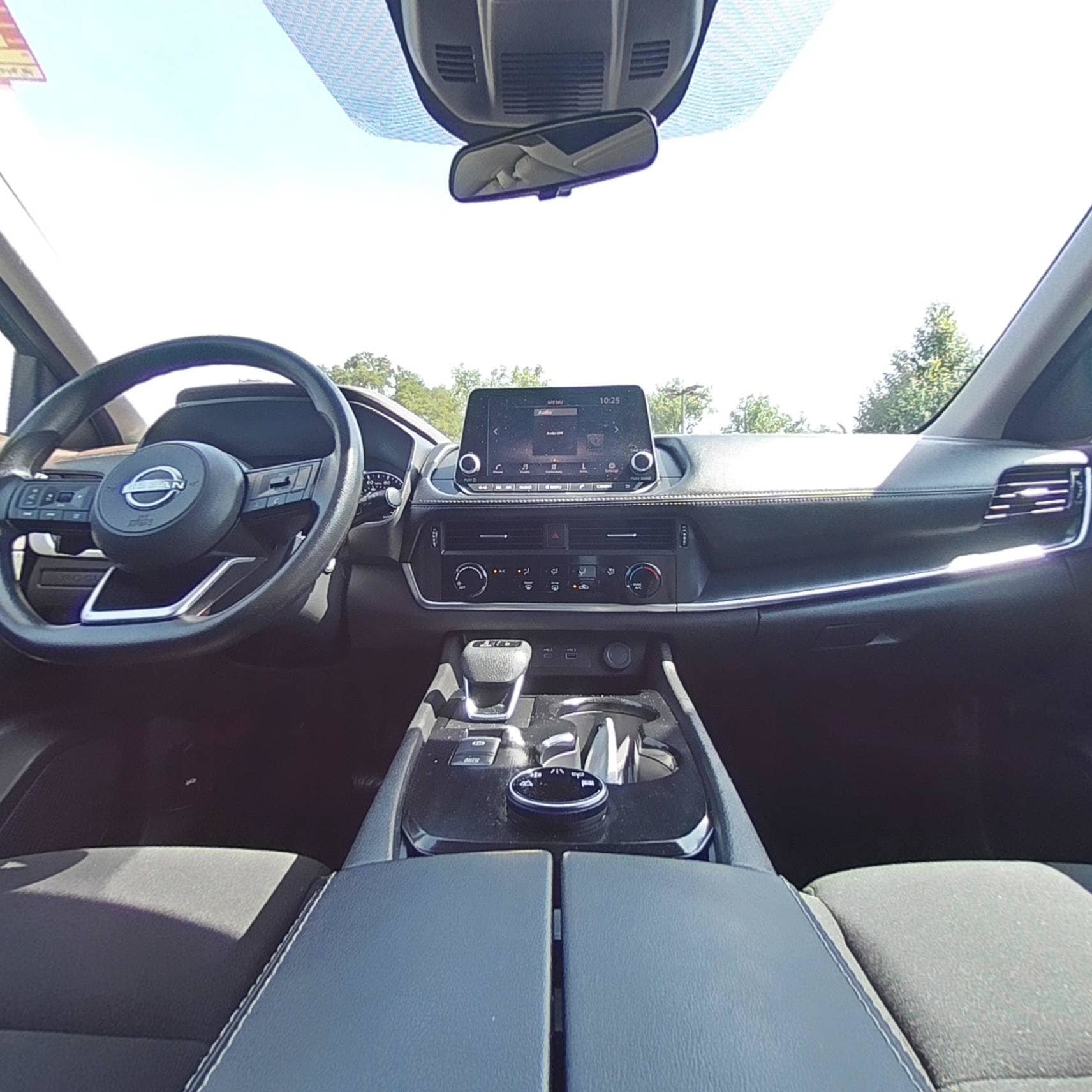 Used 2023 Nissan Rogue S AWD/4WD image 29