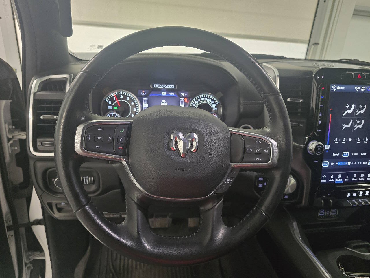Used 2023 RAM 1500 Laramie AWD/4WD image 12