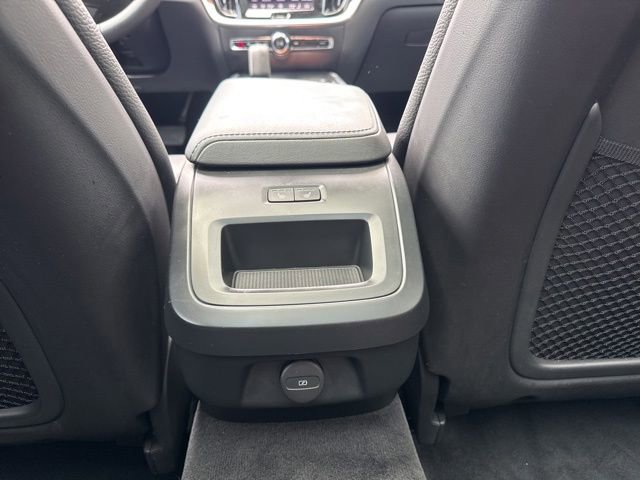 Certified 2025 Volvo V60 B5 Cross Country Plus AWD/4WD image 16
