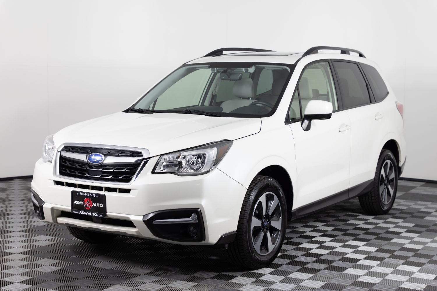 Used 2017 Subaru Forester 2.5i Premium AWD/4WD image 2