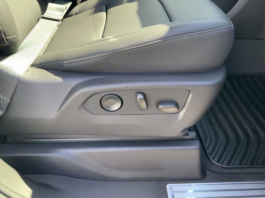 New 2026 Chevrolet Silverado 3500 LTZ w/ LTZ Premium Package image 69