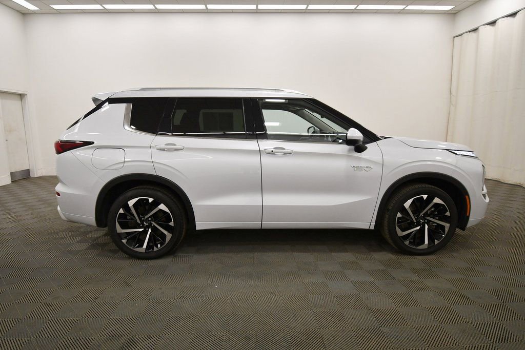 Used 2024 Mitsubishi Outlander SEL image 9