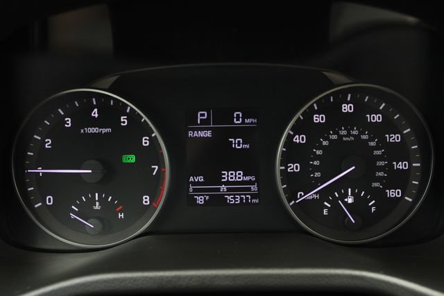 Used 2017 Hyundai Elantra SE FWD image 7