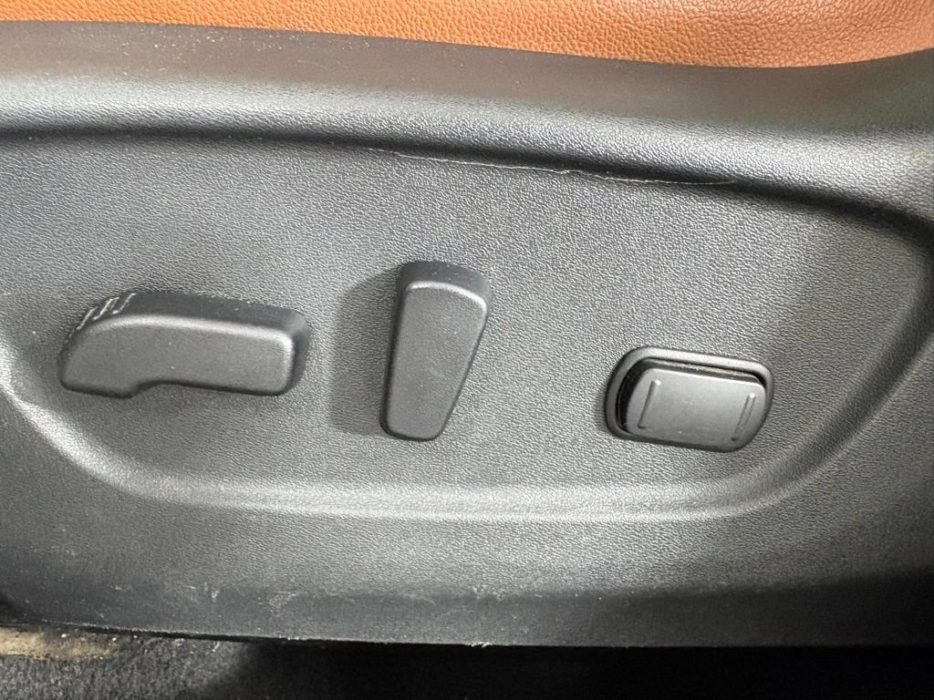 Used 2017 Nissan Rogue SL w/ SL Premium Package FWD image 16