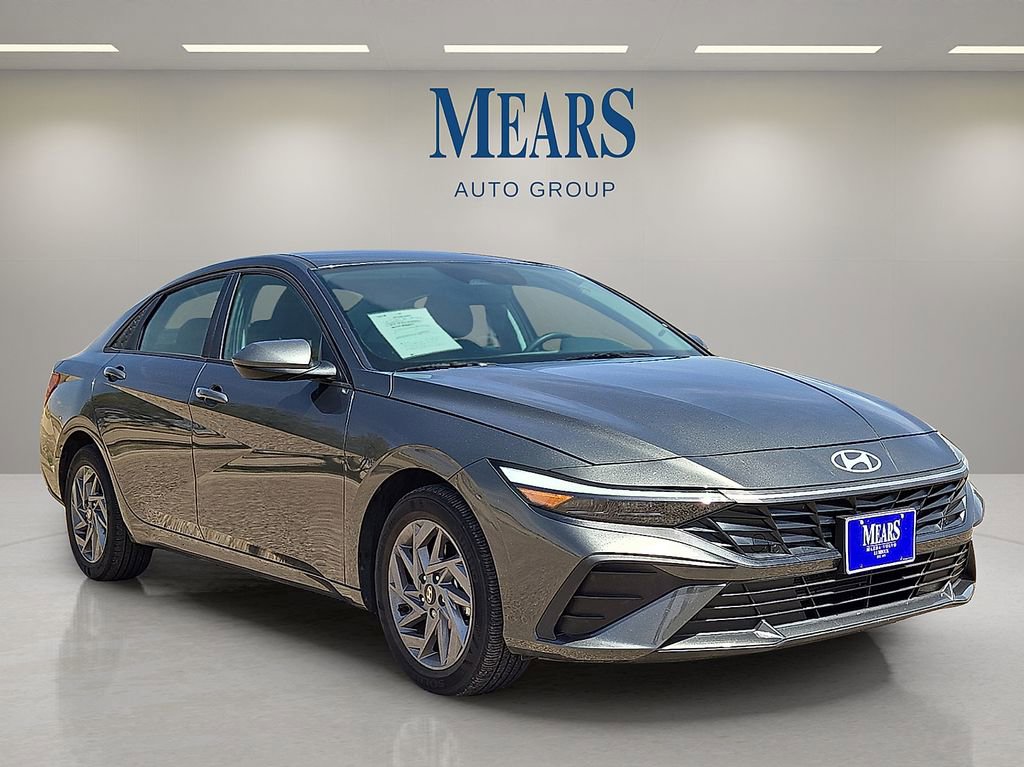 Used 2024 Hyundai Elantra SEL image 7