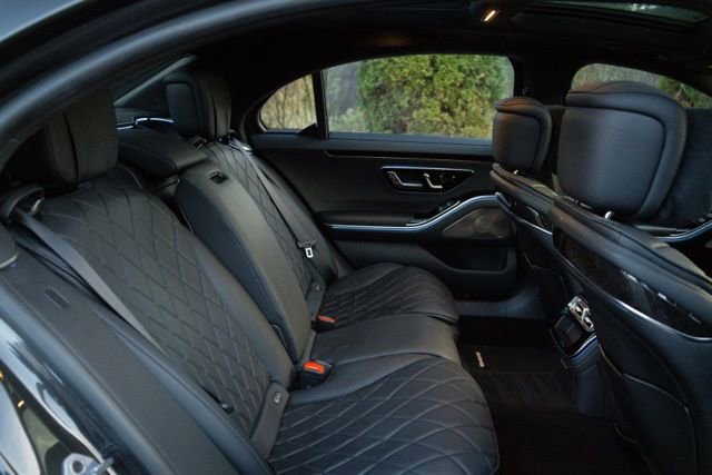 Used 2021 Mercedes-Benz S 580 4MATIC Sedan w/ AMG Line image 31