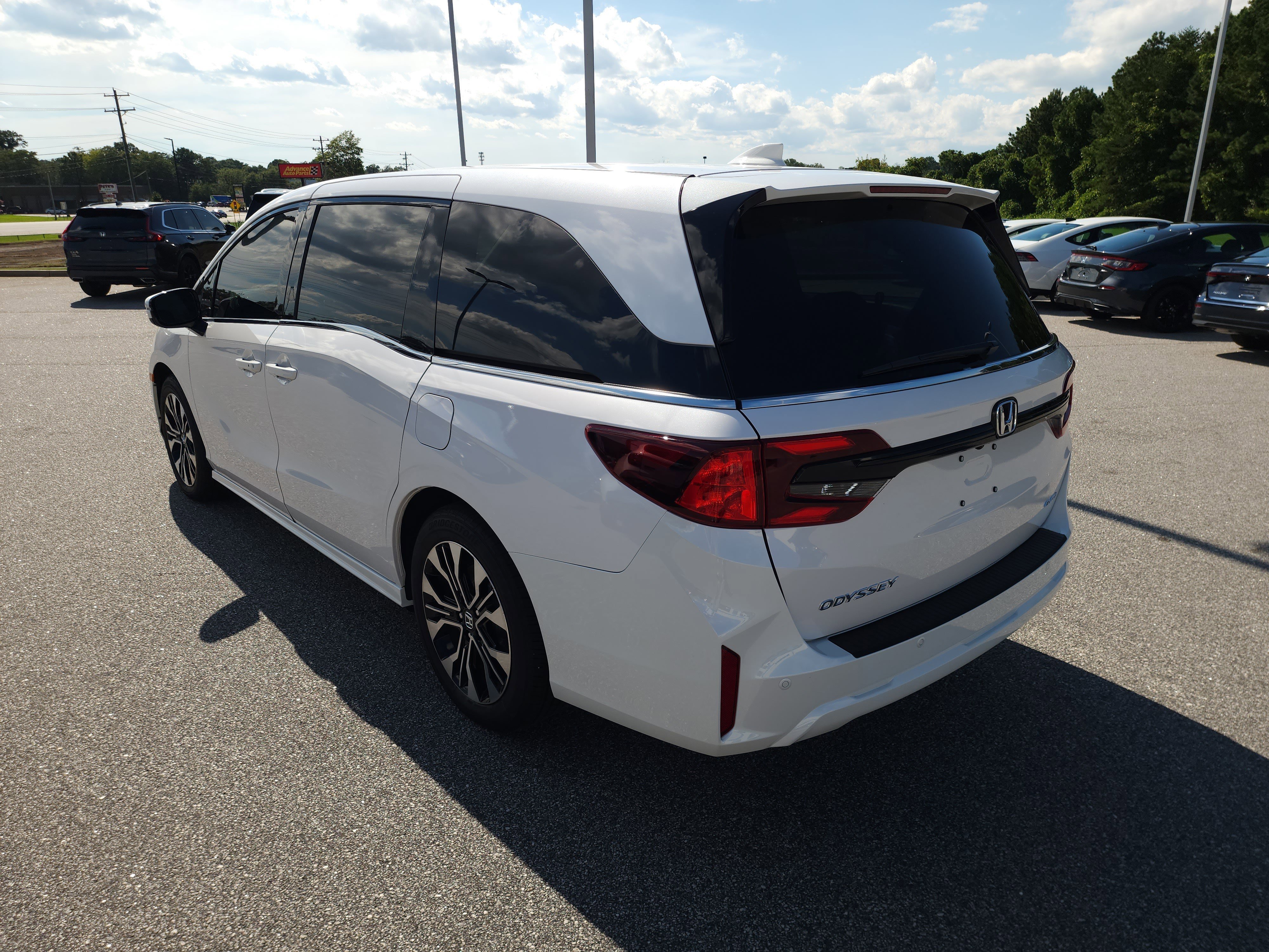 Used 2025 Honda Odyssey Elite image 7