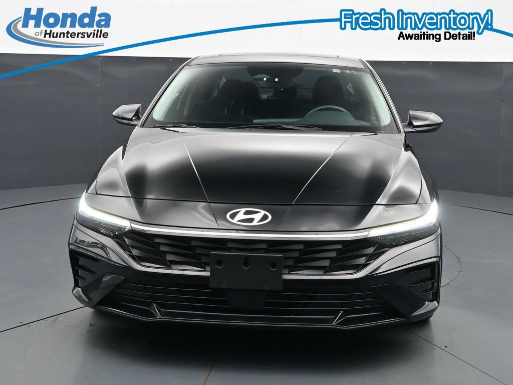 Used 2024 Hyundai Elantra SEL w/ Convenience Package FWD image 3