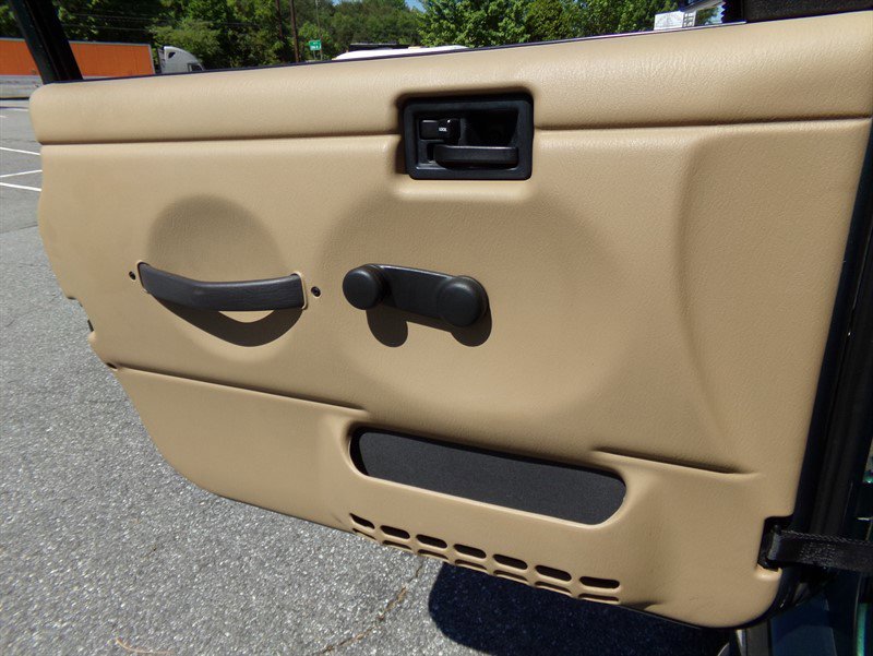 Used 2000 Jeep Wrangler Sahara AWD/4WD image 44