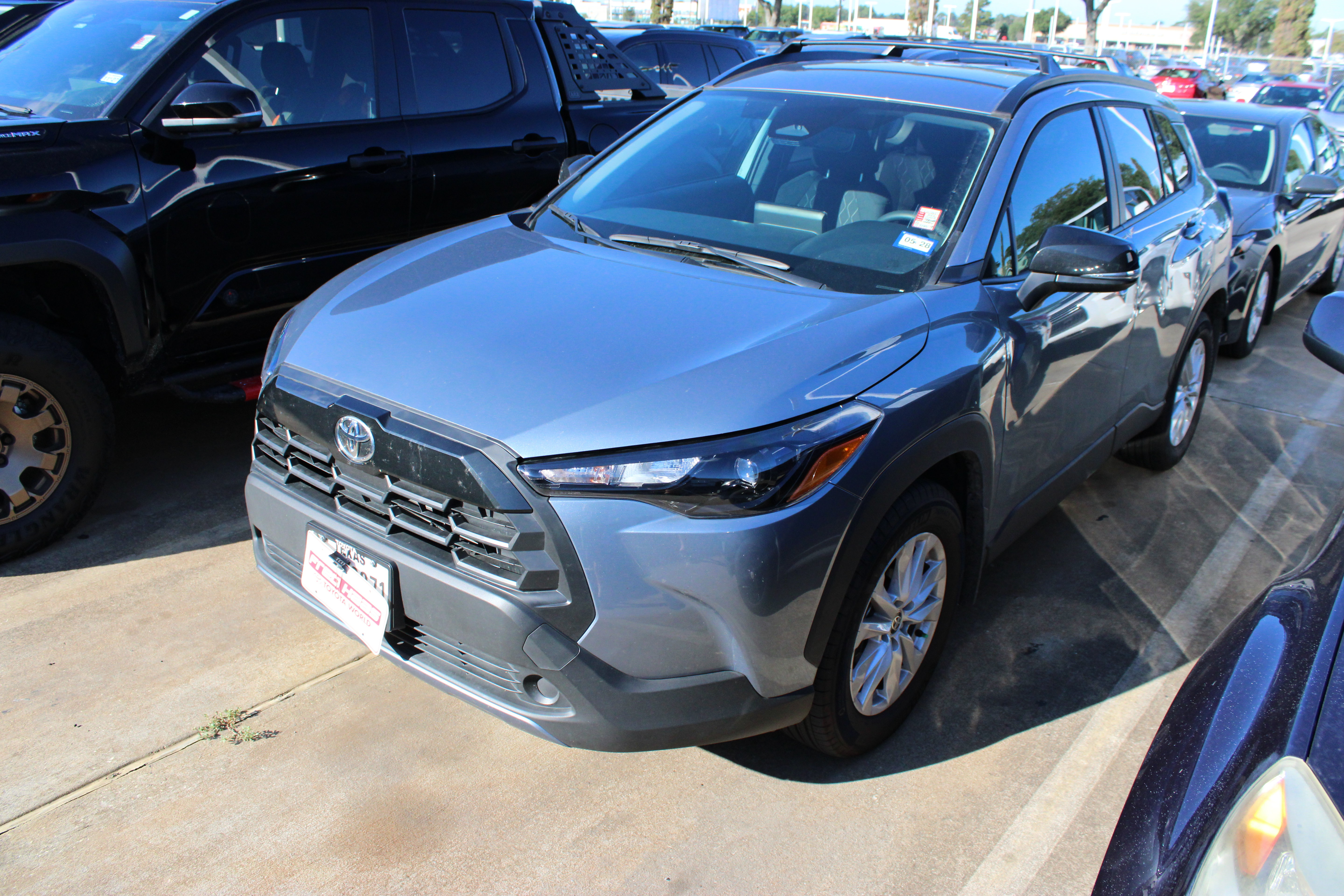 Used 2026 Toyota Corolla Cross LE FWD image 6
