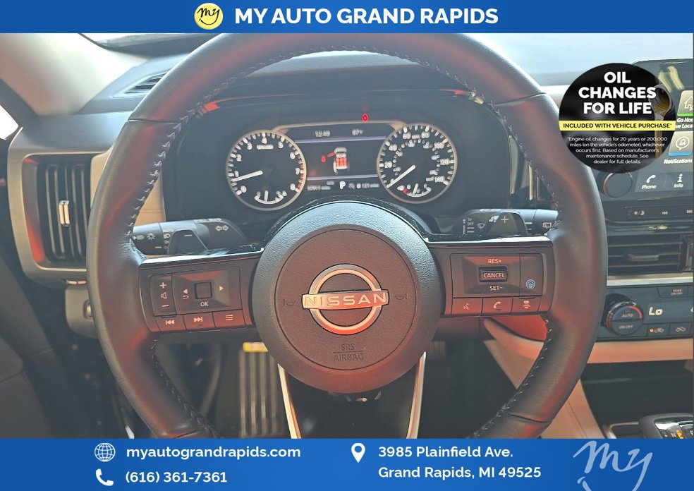 Used 2025 Nissan Pathfinder SL AWD/4WD image 43