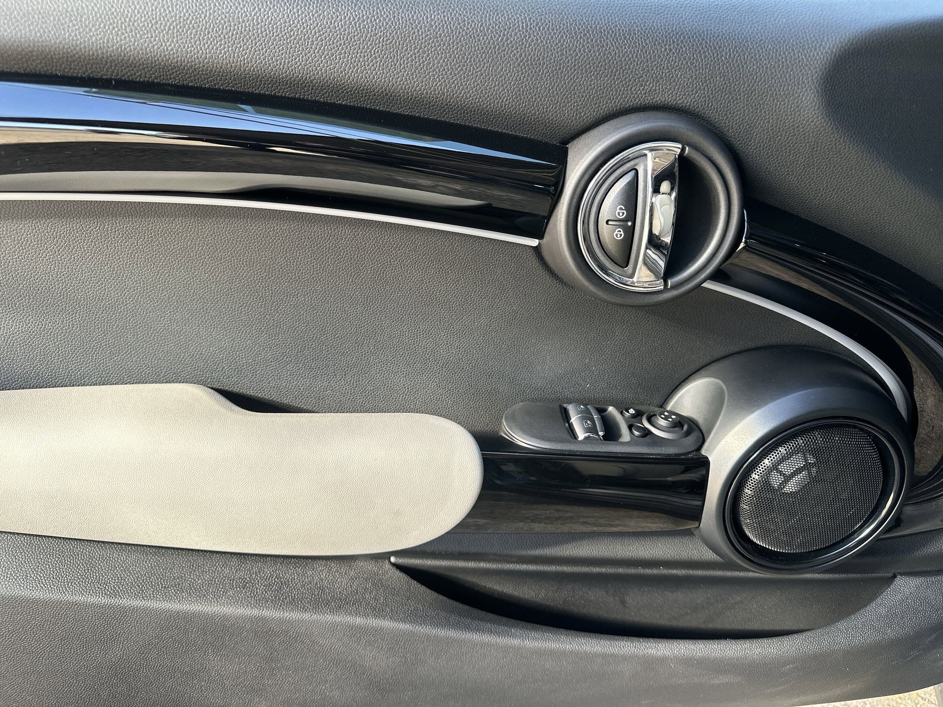 Used 2023 MINI Cooper SE image 28