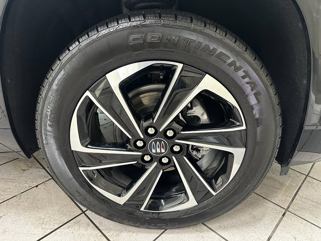 Certified 2025 Buick Enclave Sport Touring image 13