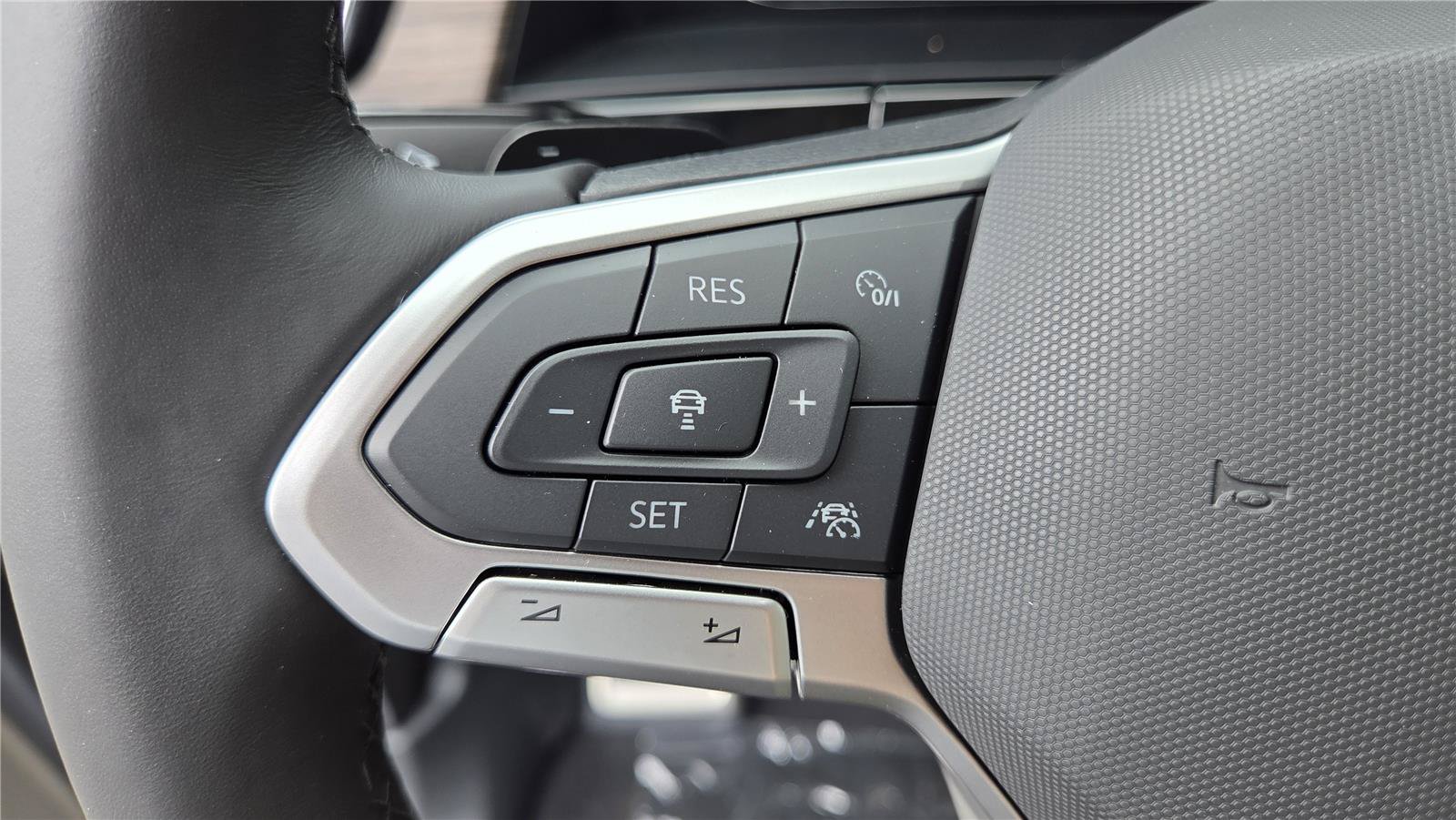 New 2026 Volkswagen Atlas SEL Premium R-Line AWD/4WD image 17