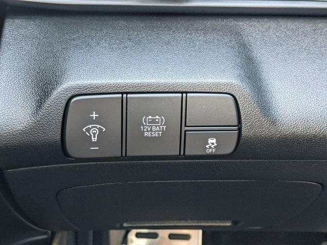 Used 2025 Hyundai Elantra SEL image 16