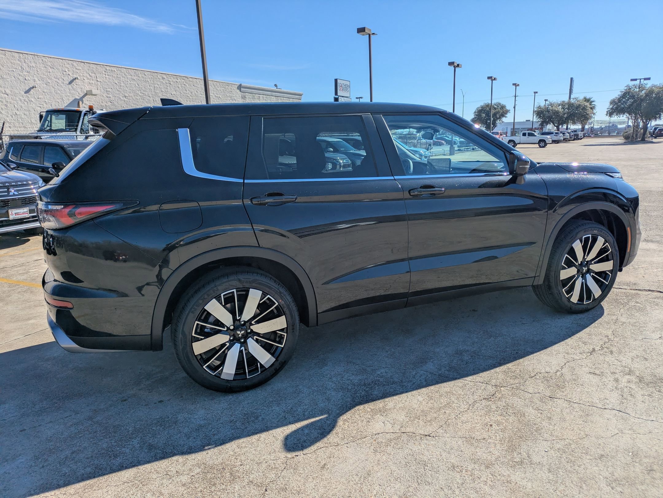 New 2026 Mitsubishi Outlander SE AWD/4WD image 6
