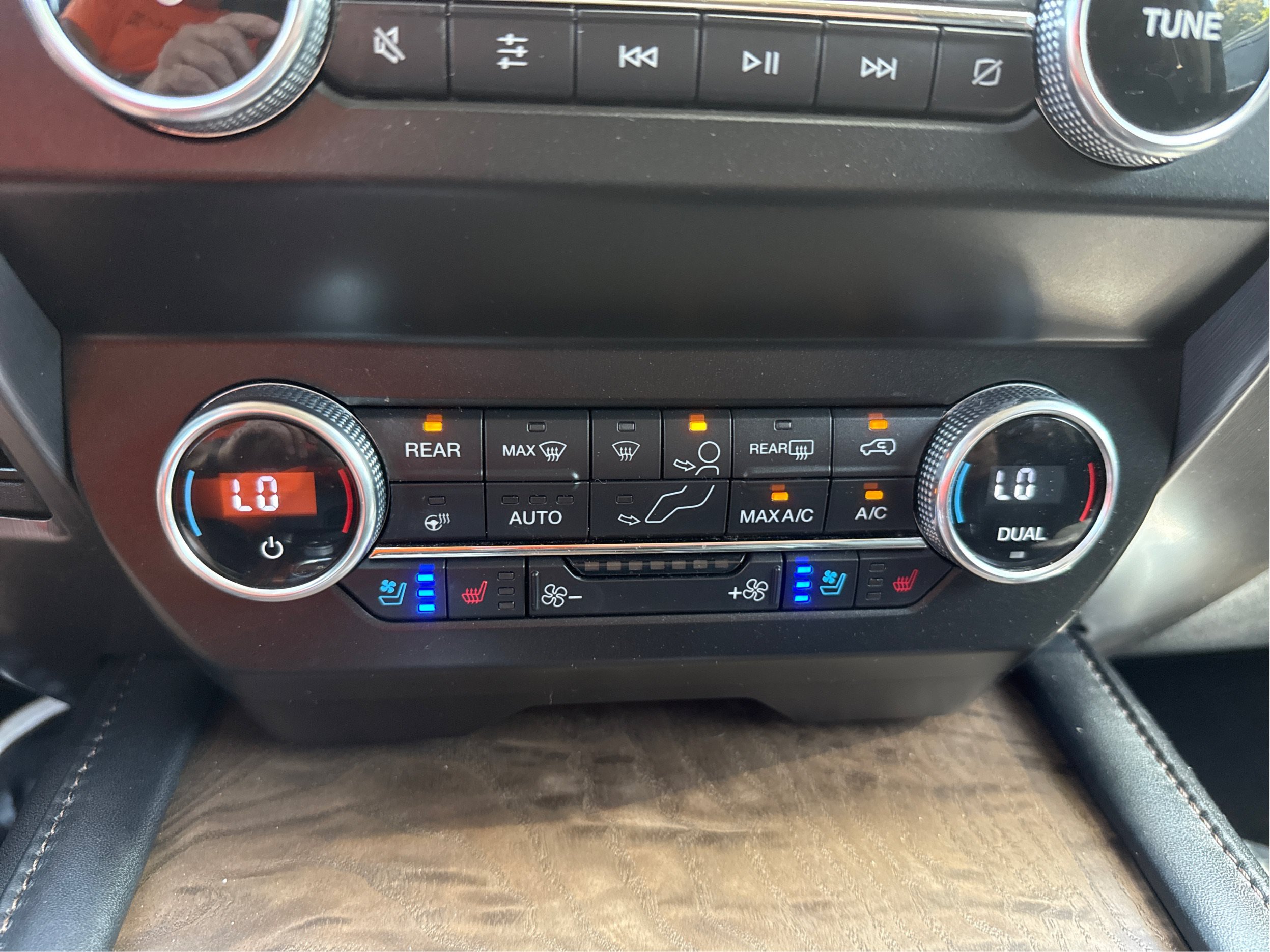 Used 2020 Ford Expedition Max Platinum AWD/4WD image 29