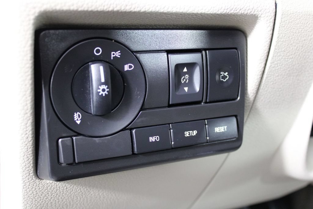 Used 2010 Ford Fusion SE FWD image 14