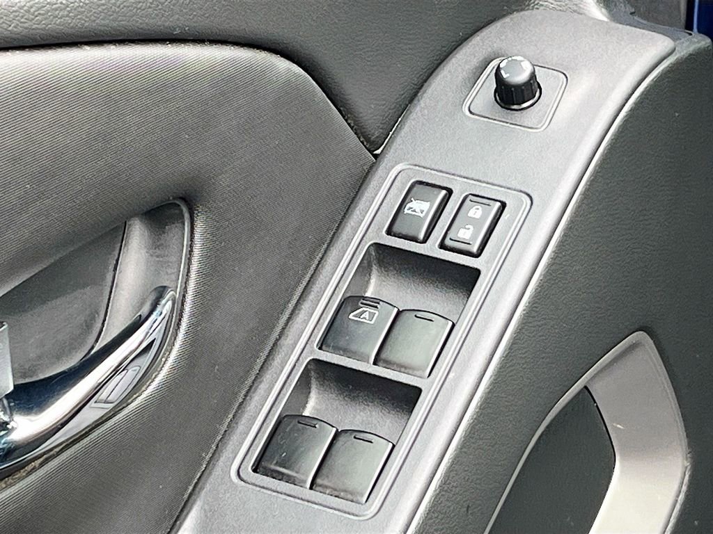 Used 2023 Nissan Frontier SV w/ SV Convenience Package image 17