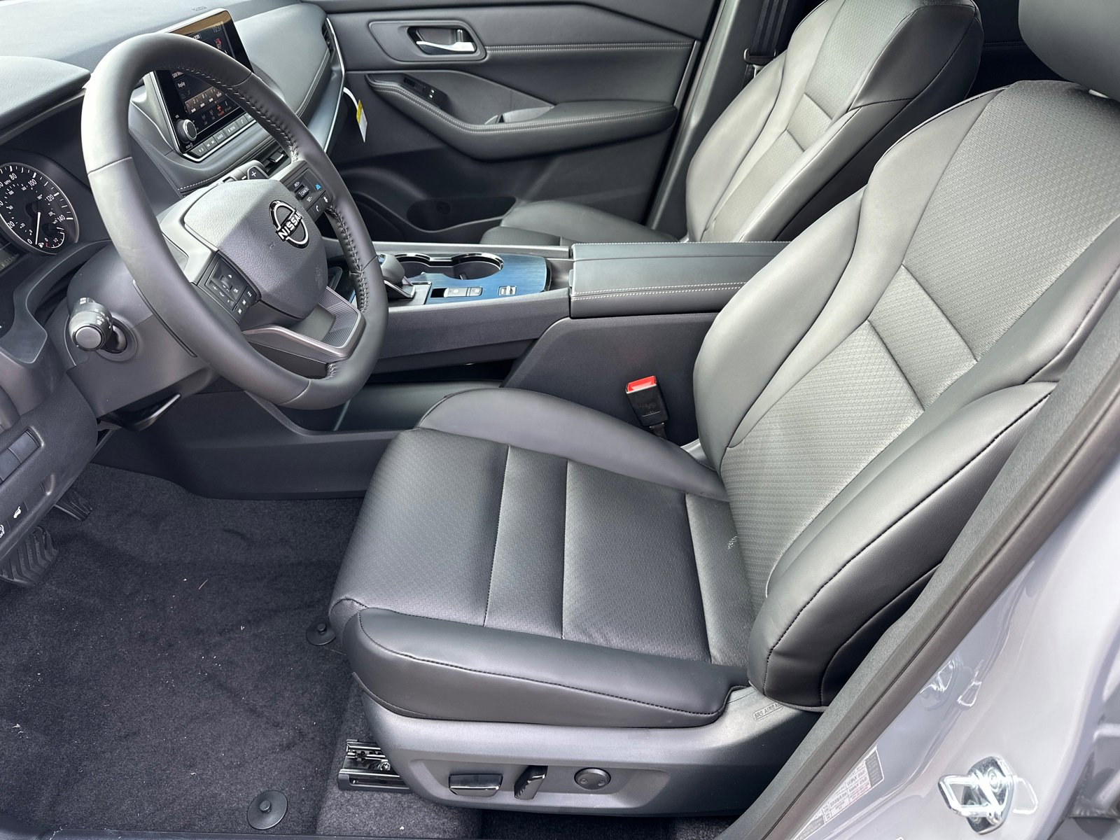 New 2026 Nissan Rogue SV image 9