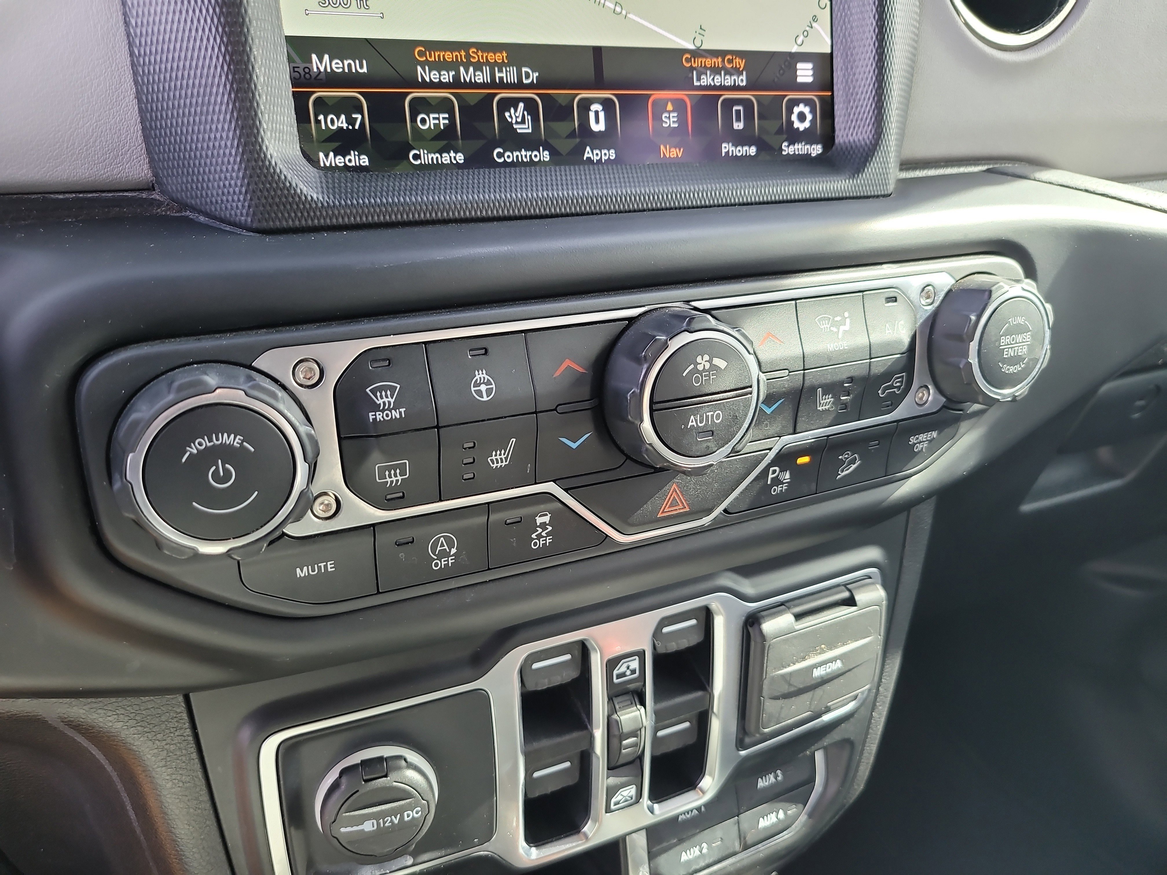 Used 2021 Jeep Wrangler Unlimited Sahara image 23