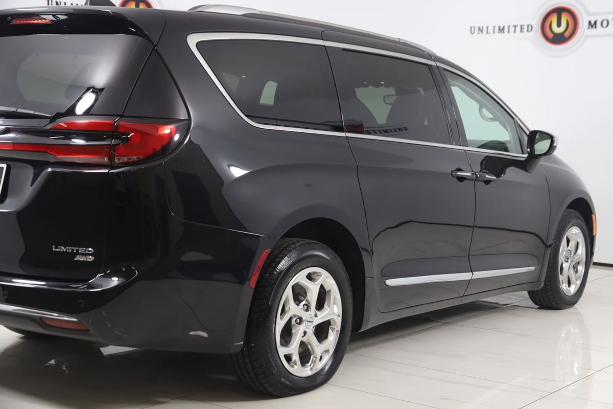 Used 2021 Chrysler Pacifica Limited AWD/4WD image 48