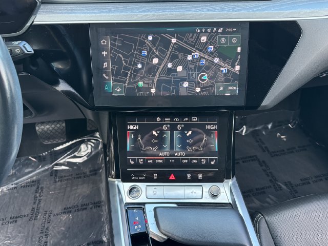 Used 2024 Audi Q8 e-tron Premium Plus w/ Premium Plus Package AWD/4WD image 27