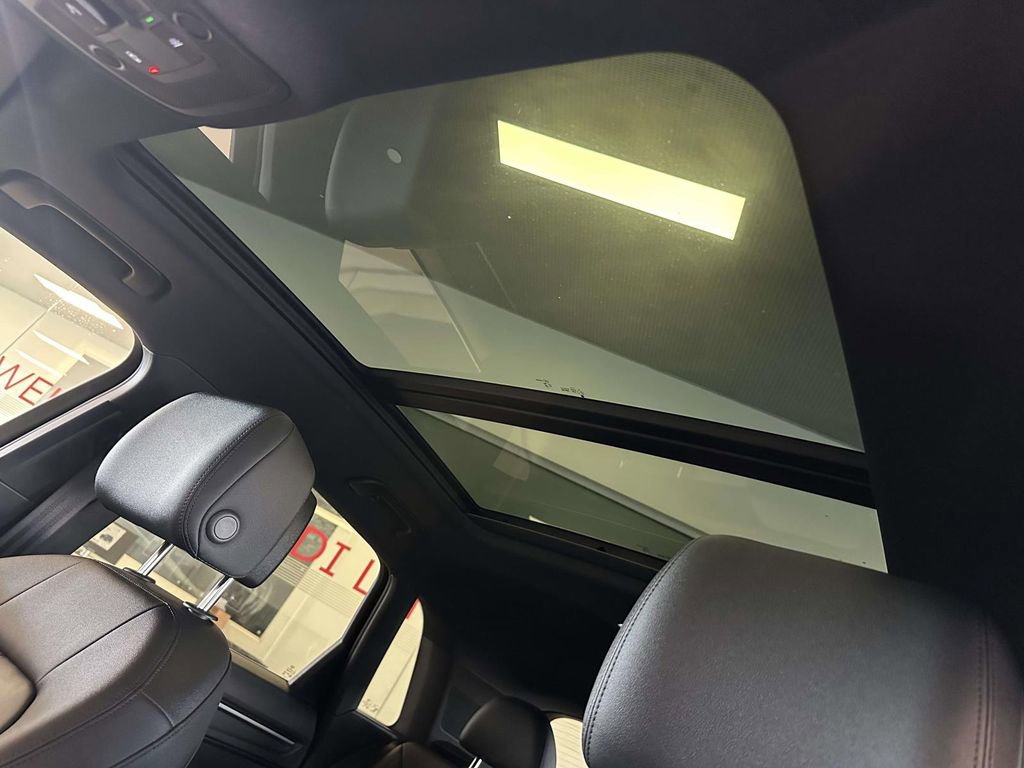 Used 2025 Audi Q3 2.0T Premium w/ Convenience Package AWD/4WD image 23