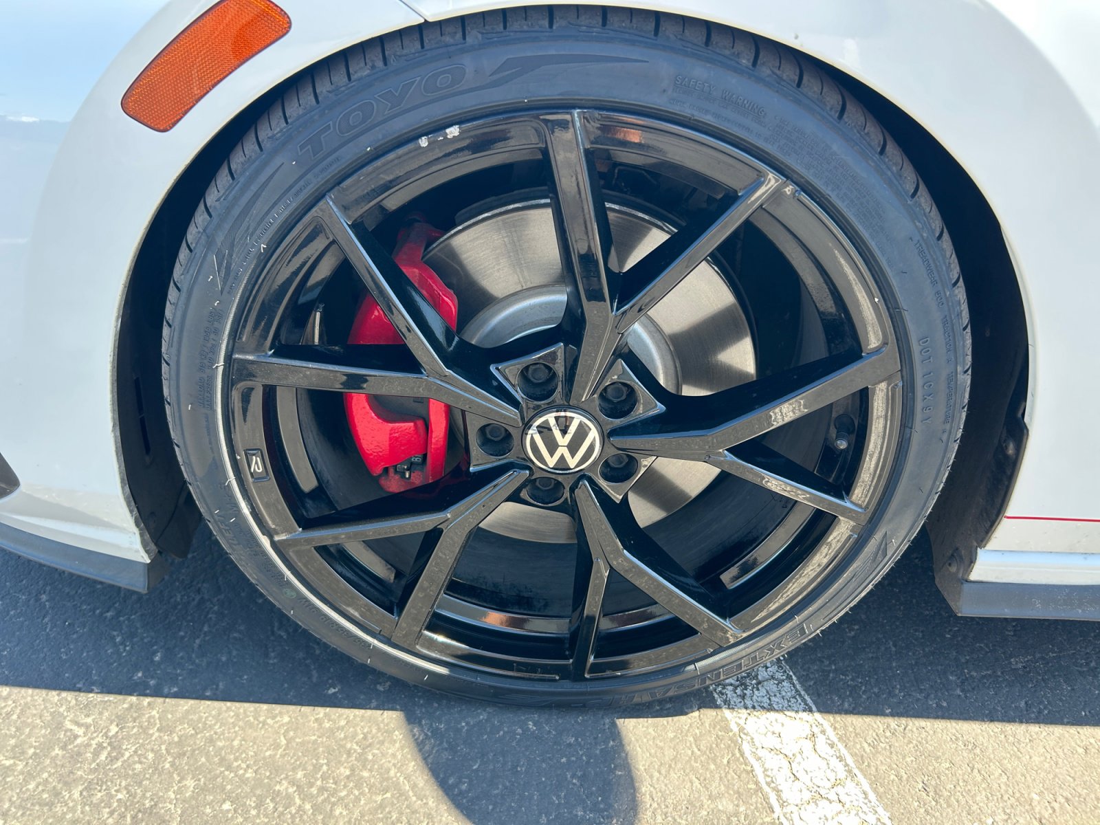 Used 2024 Volkswagen GTI SE FWD image 25