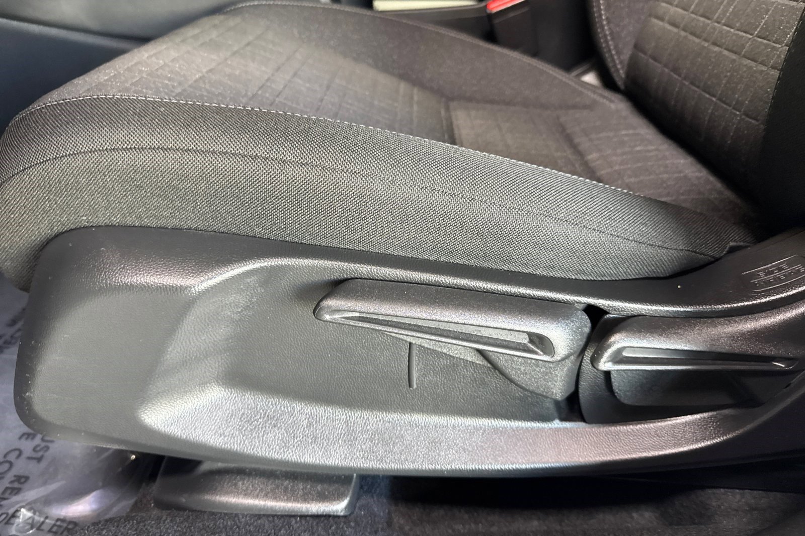 Certified 2023 Honda HR-V LX image 13