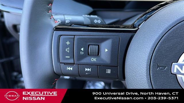 Used 2025 Nissan Kicks SR FWD image 12