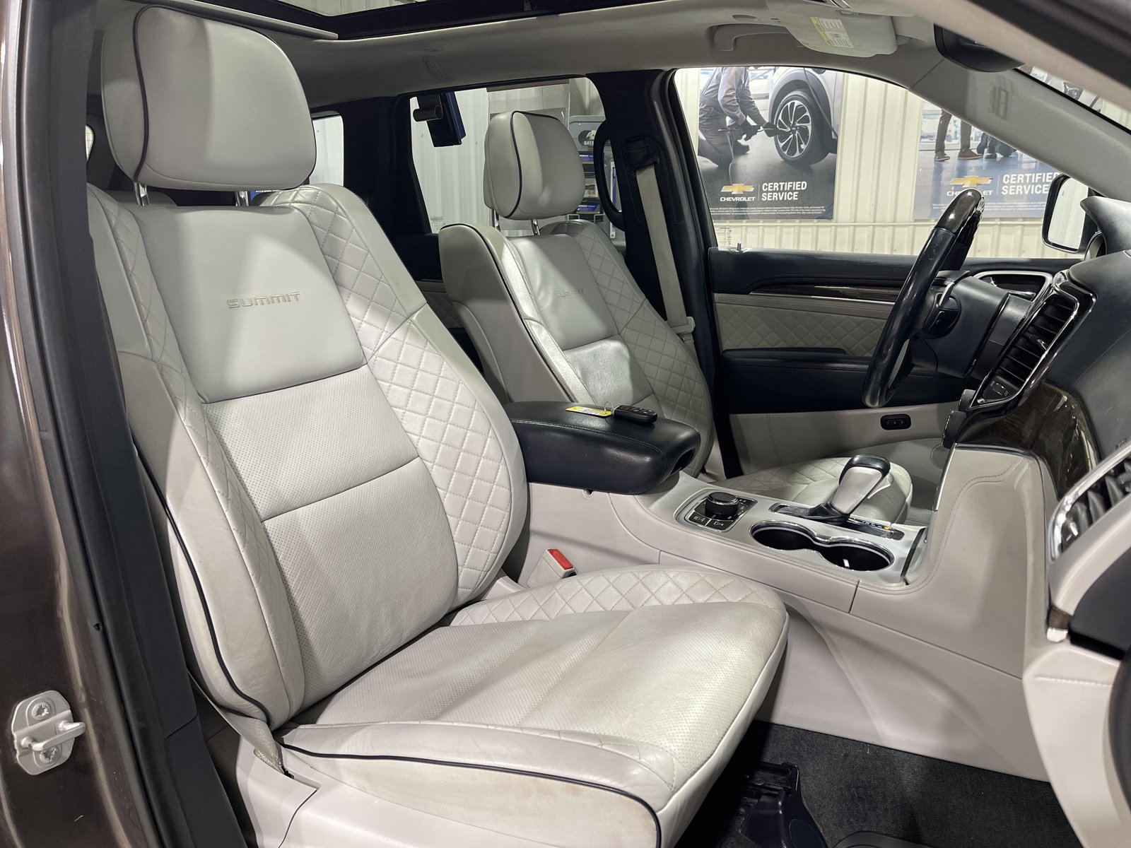Used 2019 Jeep Grand Cherokee Summit image 19
