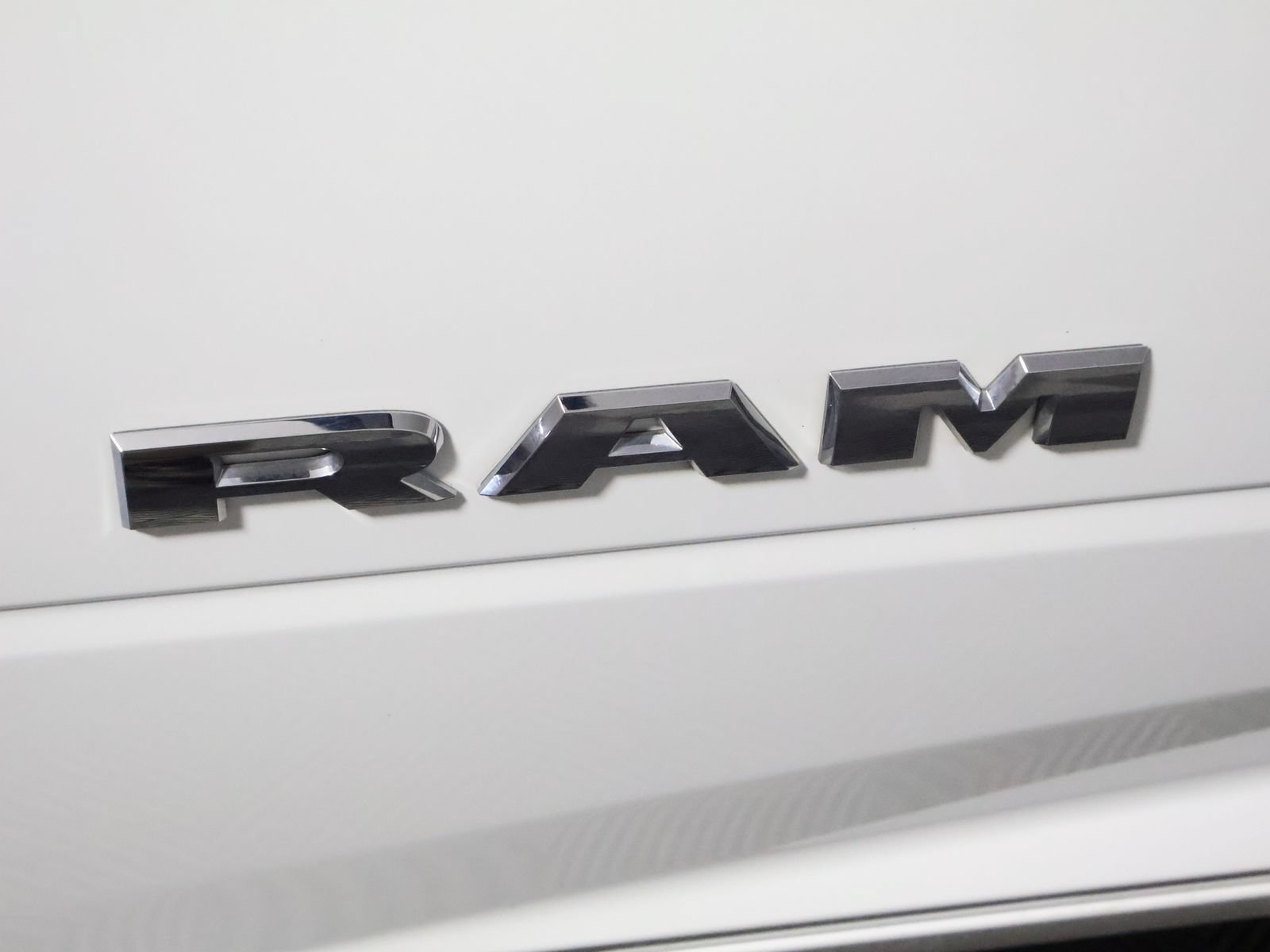 Used 2024 RAM 2500 Laramie w/ Safety Group AWD/4WD image 23
