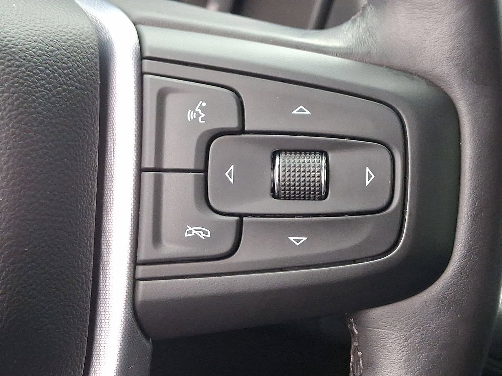 Certified 2022 GMC Yukon SLE w/ Gmc Pro Safety Plus Package image 18