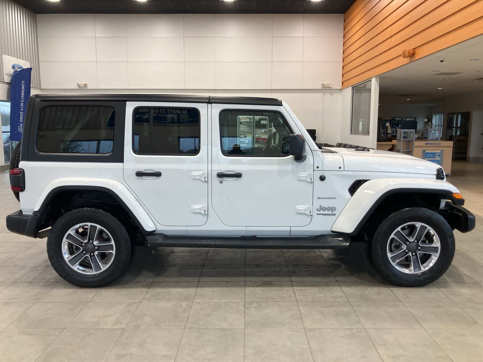 Used 2019 Jeep Wrangler Unlimited Sahara image 4