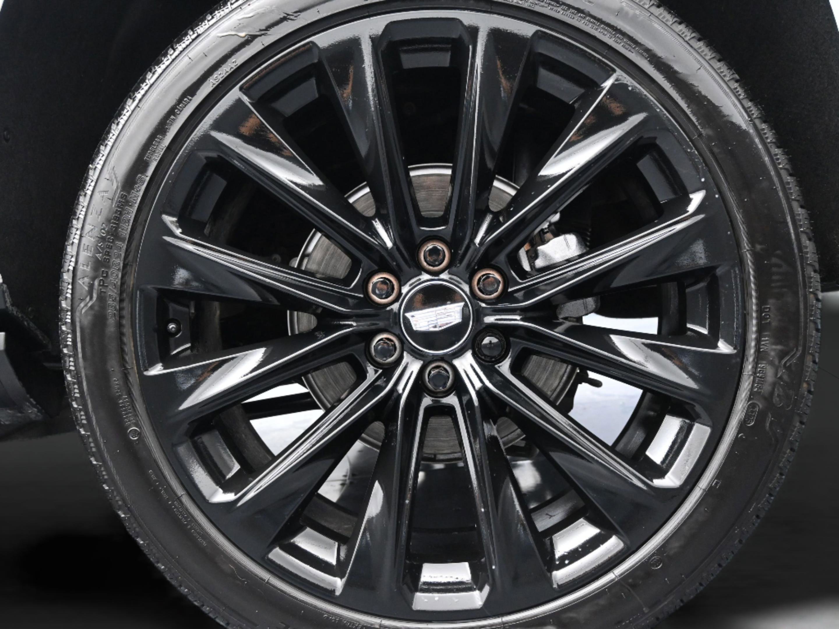 Used 2026 Cadillac Escalade Platinum Sport w/ LPO, ONYX Package image 10