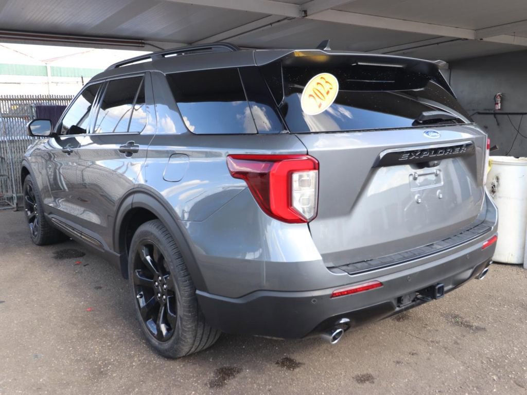 Used 2023 Ford Explorer ST-Line w/ Class IV Trailer Tow Package RWD image 5