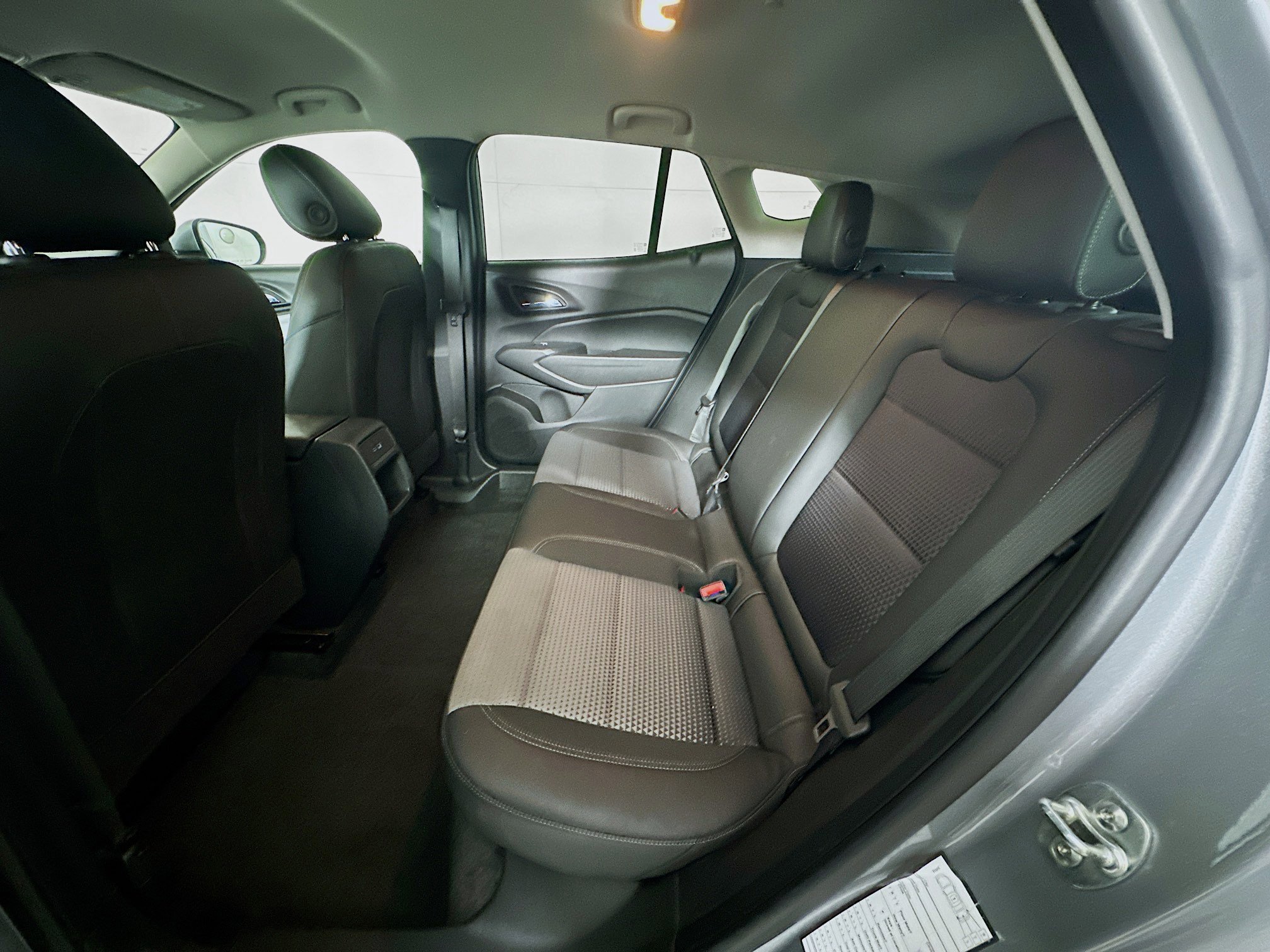 Used 2025 Chevrolet Trax LT w/ LT Convenience Package image 27