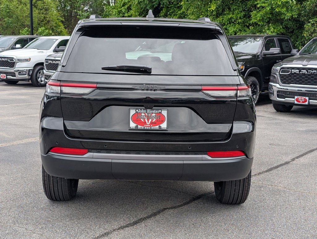 New 2026 Jeep Grand Cherokee Altitude RWD image 6
