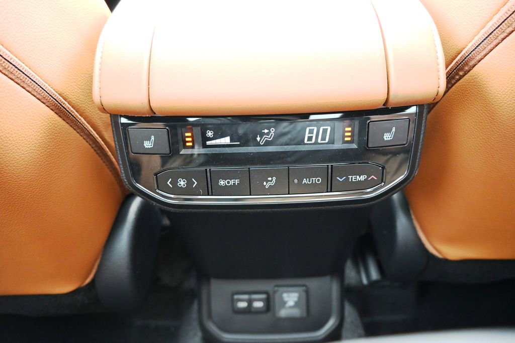 New 2026 Toyota Highlander Platinum image 22