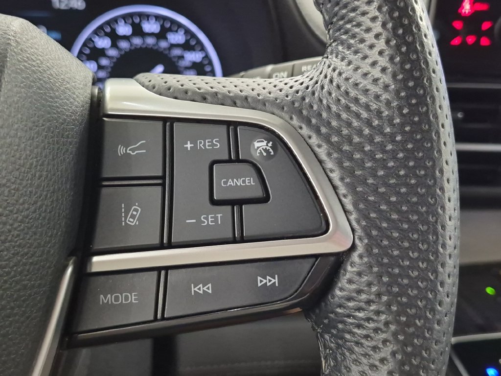 Used 2021 Toyota Sienna Limited AWD/4WD image 18