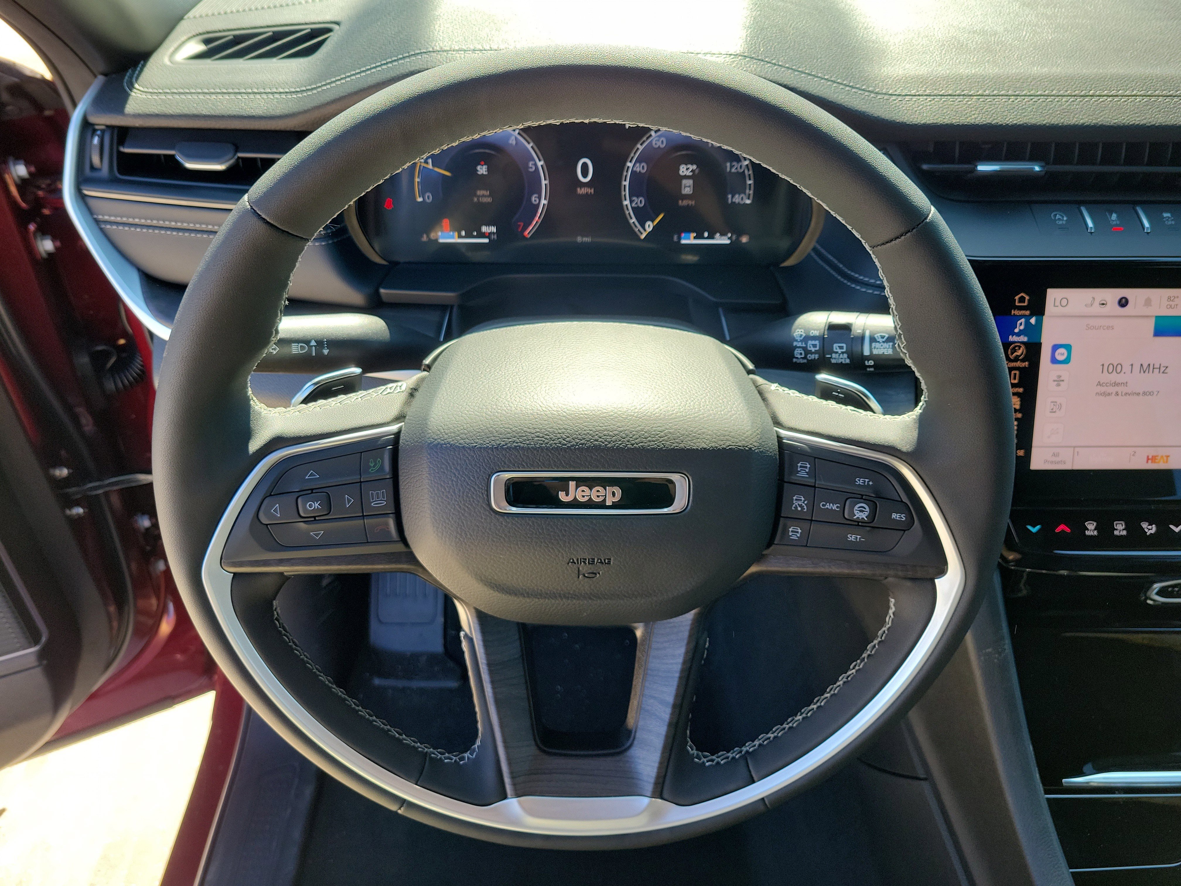 New 2026 Jeep Grand Cherokee Limited w/ Luxury Tech Group II RWD image 19