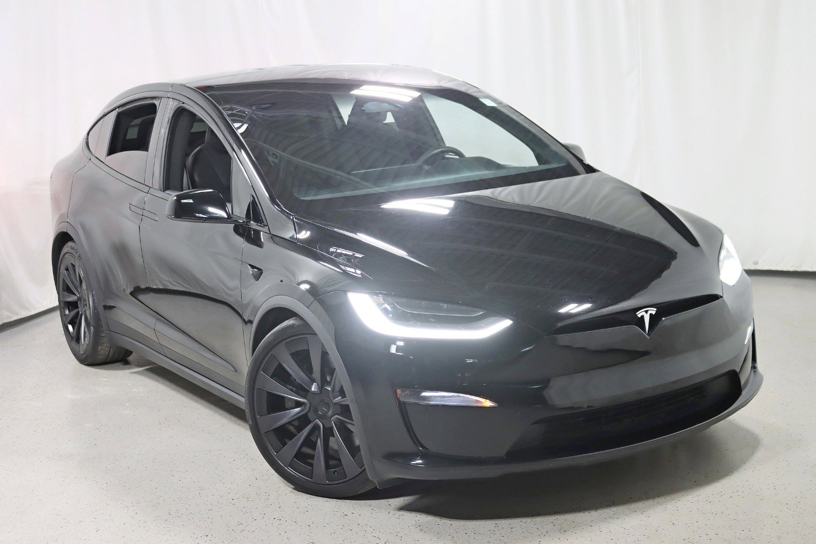 Used 2022 Tesla Model X Plaid image 6