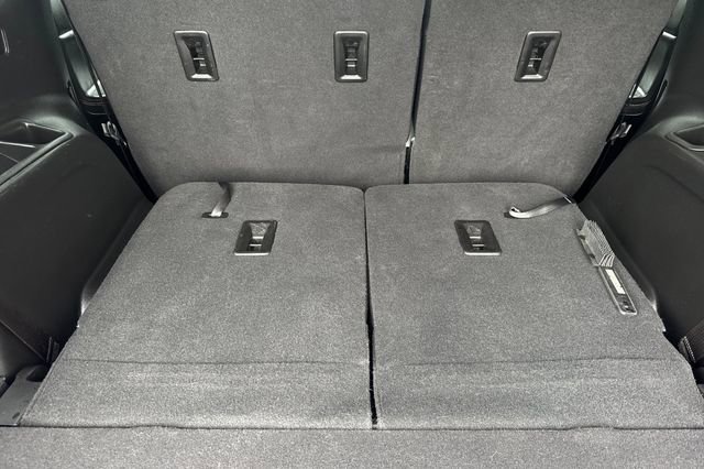 Used 2023 GMC Acadia AT4 w/ Technology Package image 15