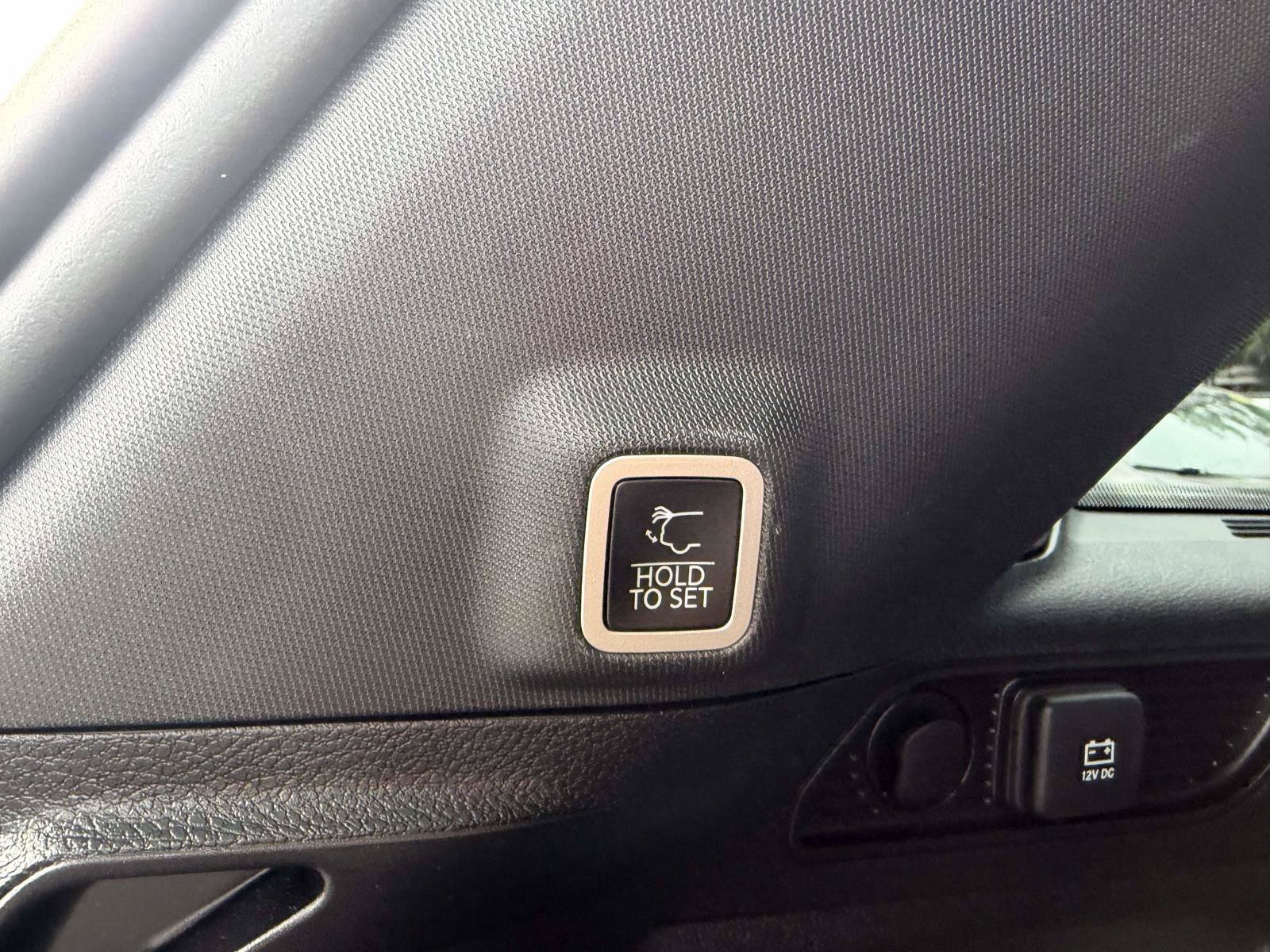 Used 2023 Jeep Grand Cherokee Altitude AWD/4WD image 7