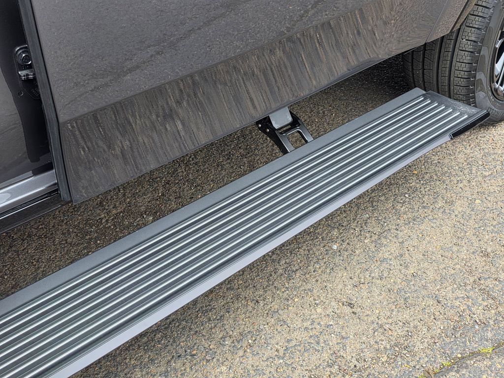 New 2026 Jeep Grand Wagoneer L Limited AWD/4WD image 39