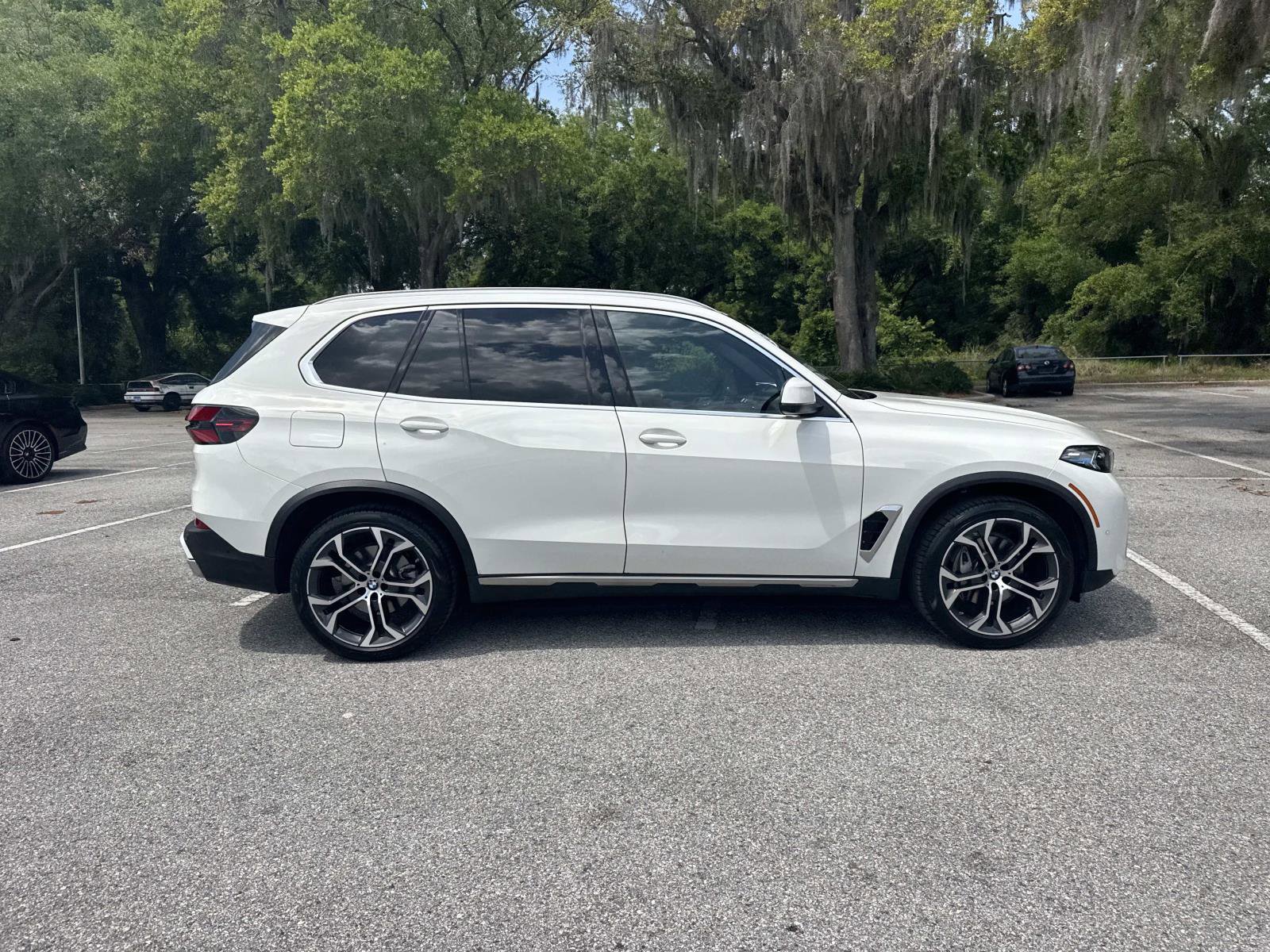 Certified 2026 BMW X5 sDrive40i w/ Climate Comfort Package image 3