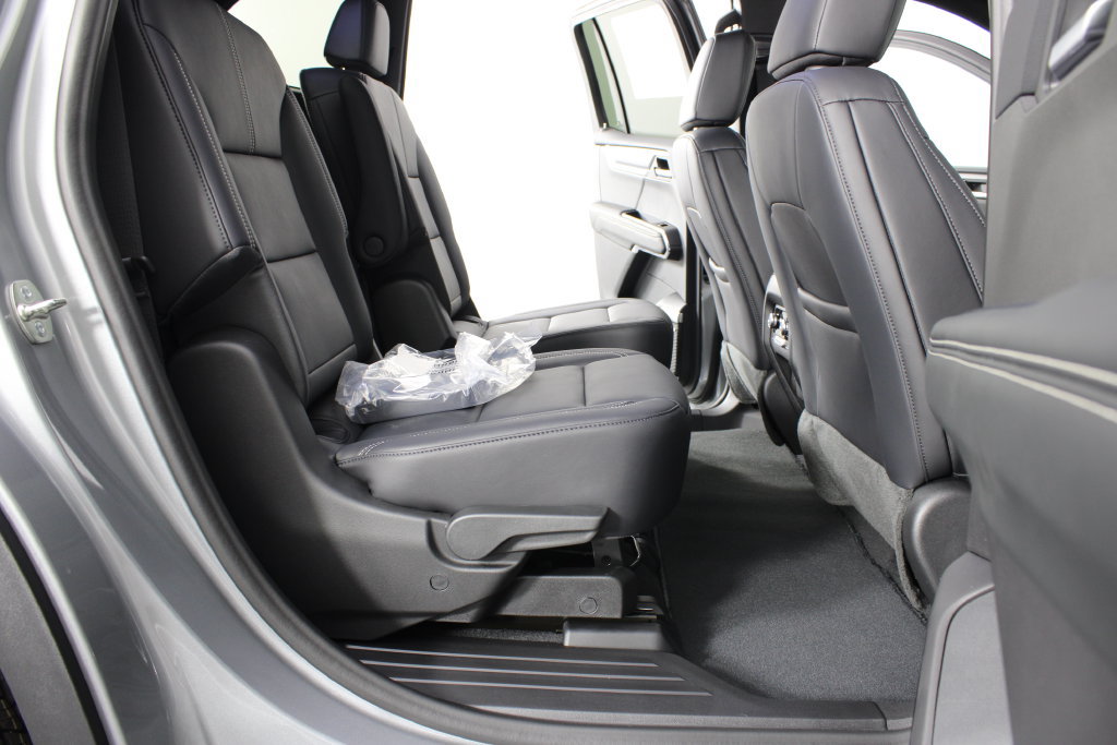 New 2027 GMC Acadia Elevation w/ Elevation Premium Package AWD/4WD image 24